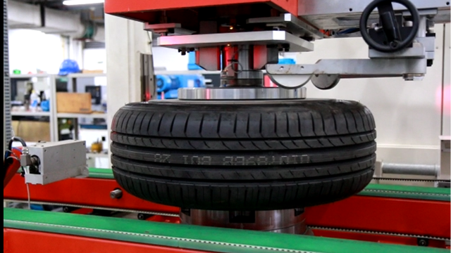 轮胎动平衡机，将实现动平衡检测/均匀性检测/外形检测
